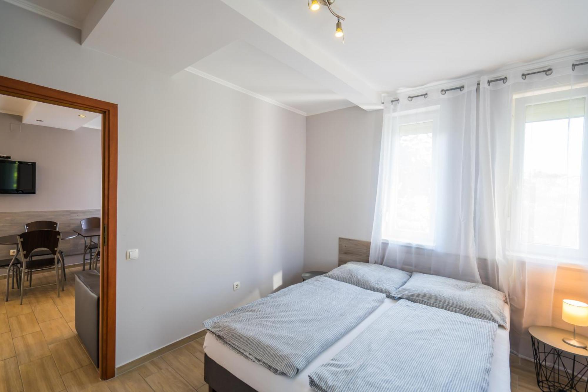 Riviera Apartmanhaz Siofok Ngoại thất bức ảnh