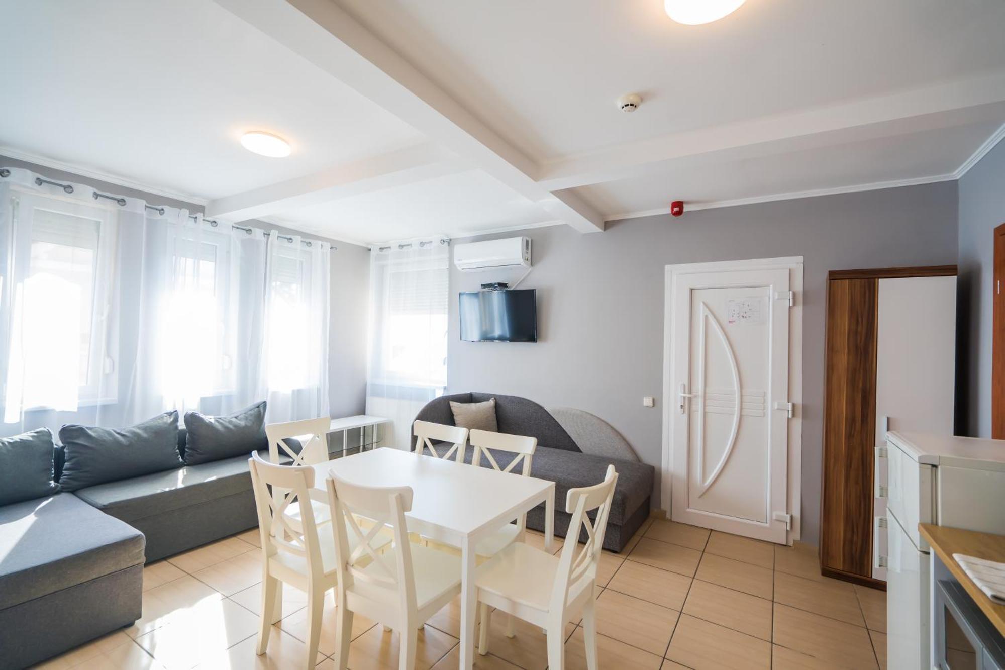 Riviera Apartmanhaz Siofok Ngoại thất bức ảnh