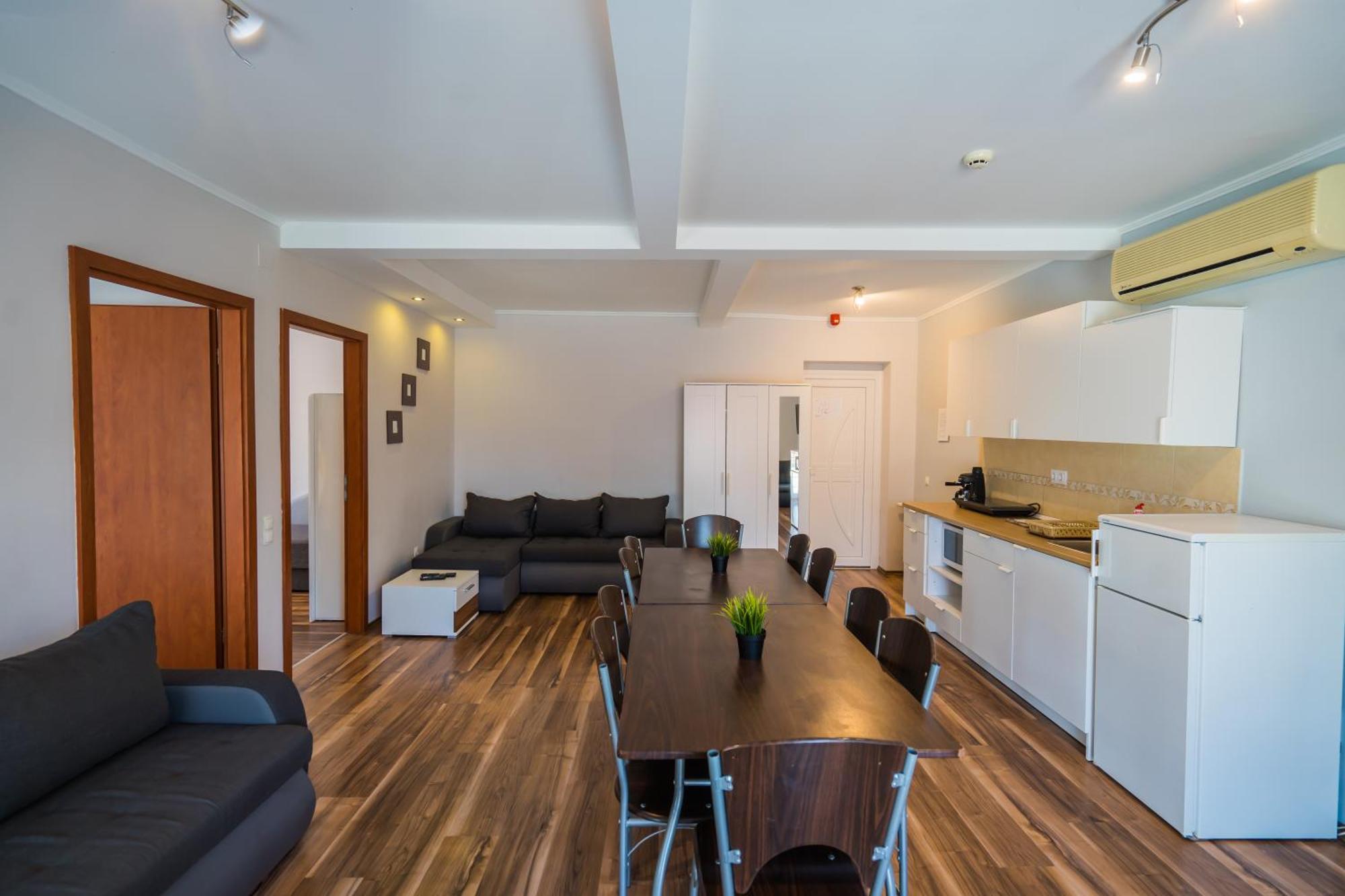Riviera Apartmanhaz Siofok Ngoại thất bức ảnh