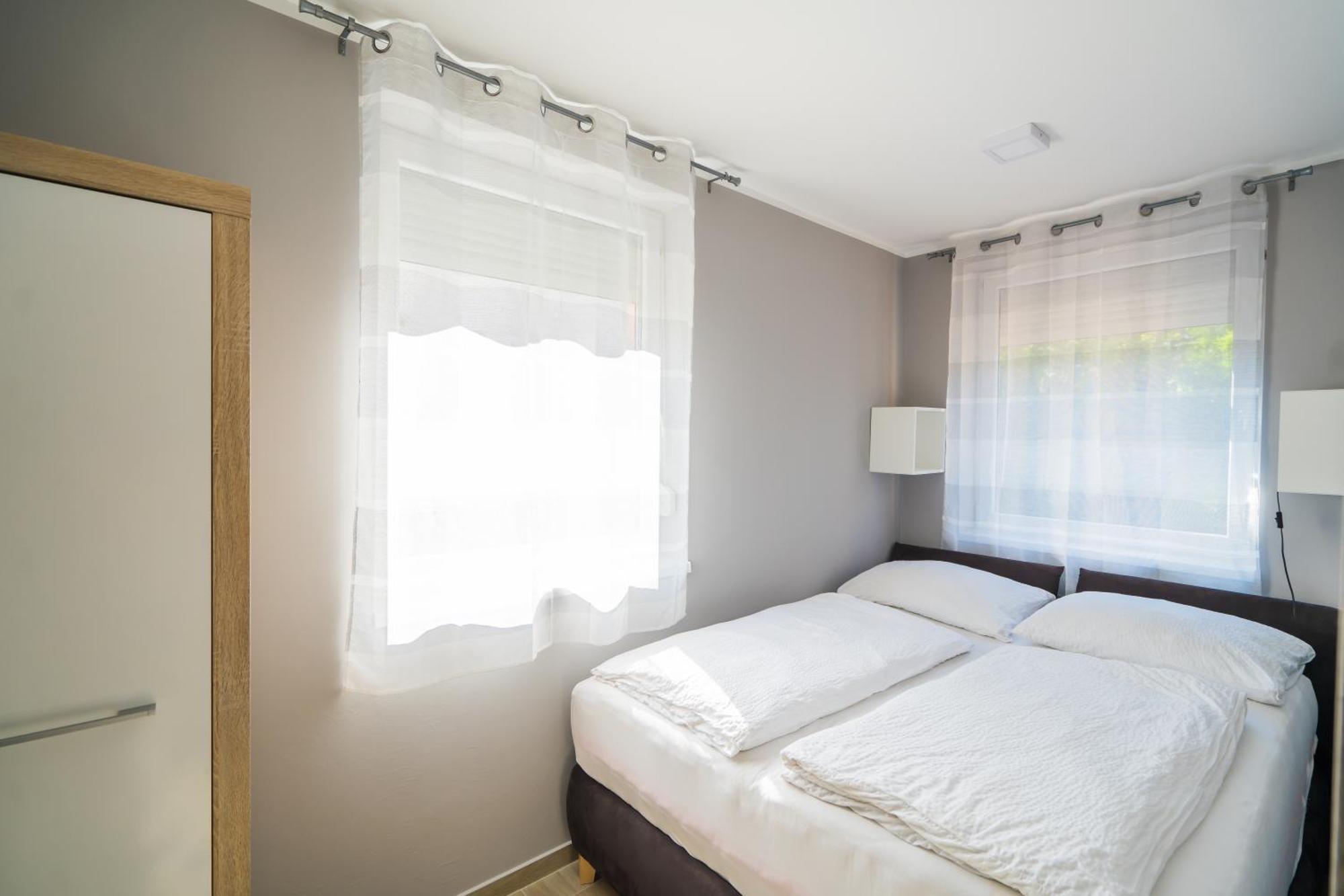 Riviera Apartmanhaz Siofok Ngoại thất bức ảnh