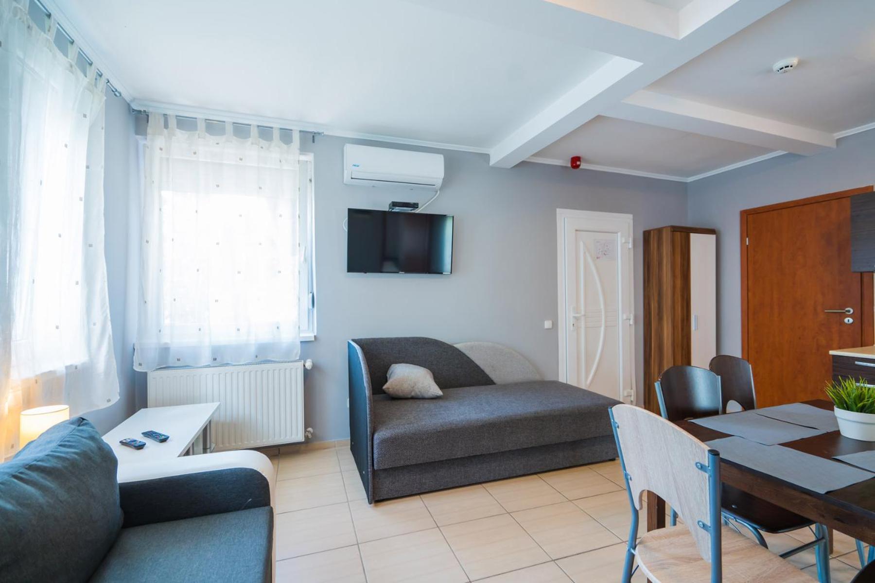 Riviera Apartmanhaz Siofok Ngoại thất bức ảnh