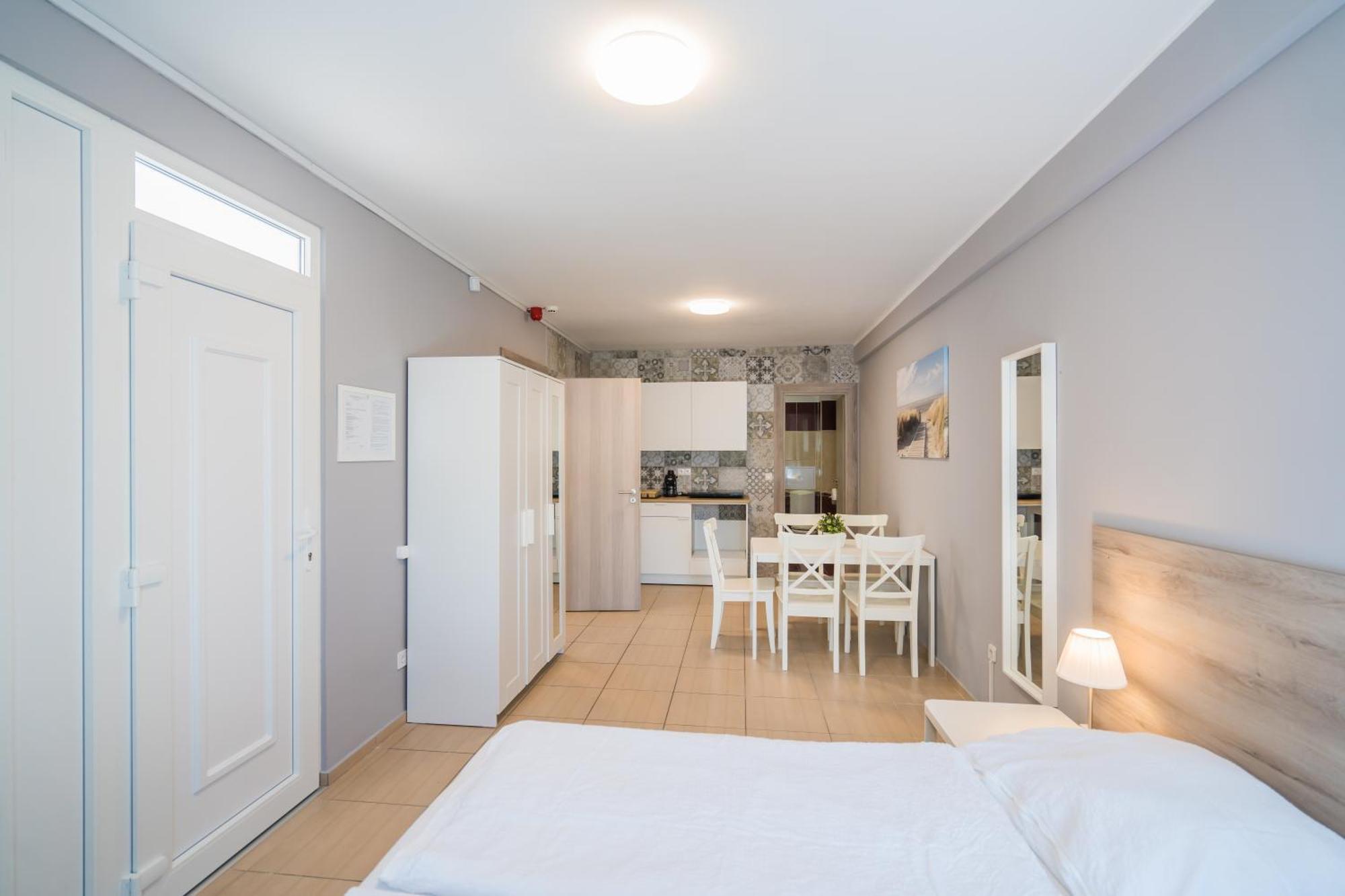 Riviera Apartmanhaz Siofok Ngoại thất bức ảnh