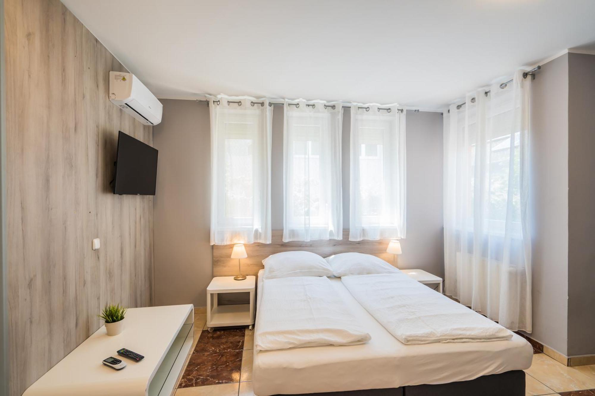Riviera Apartmanhaz Siofok Ngoại thất bức ảnh