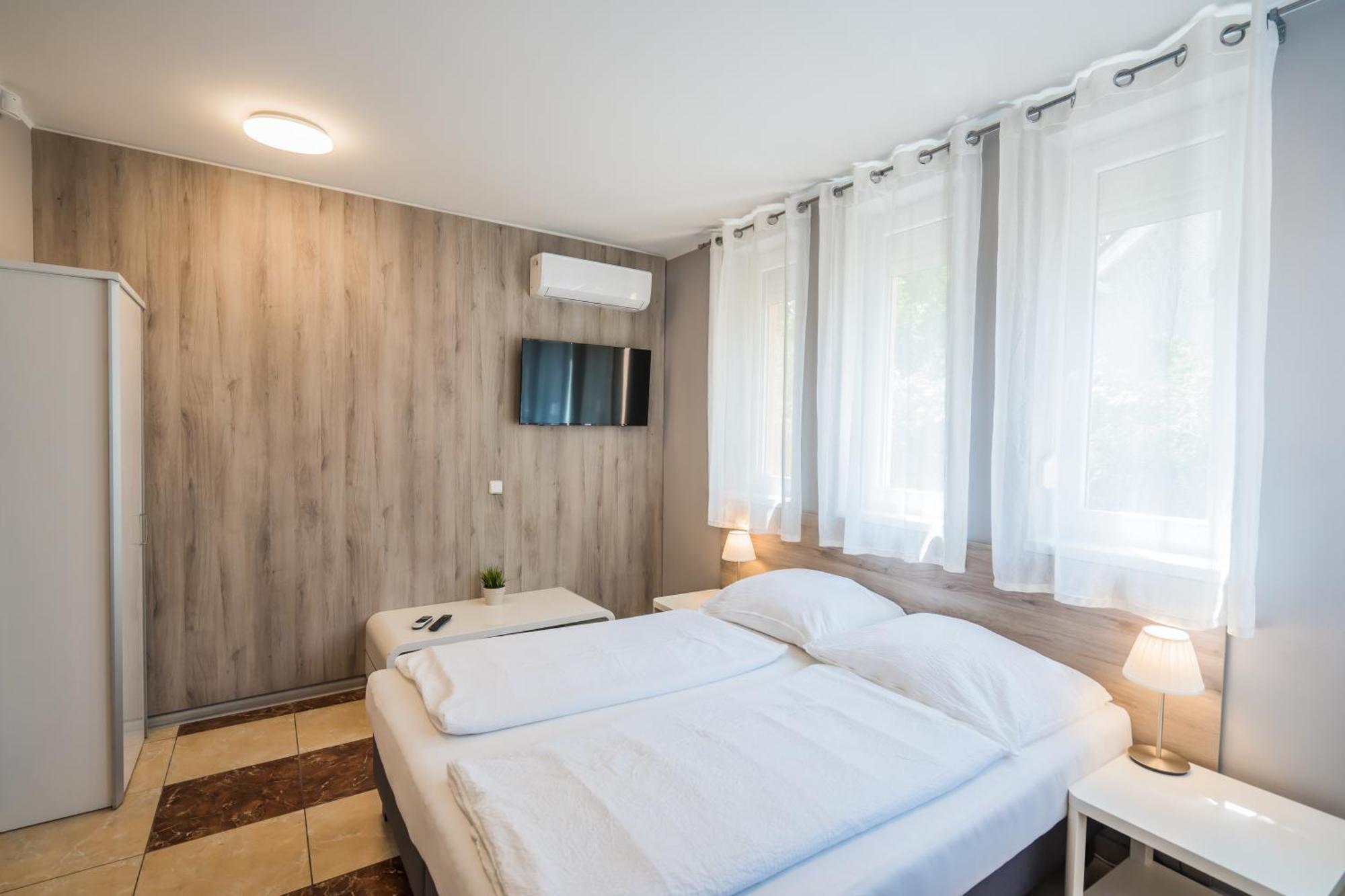 Riviera Apartmanhaz Siofok Ngoại thất bức ảnh